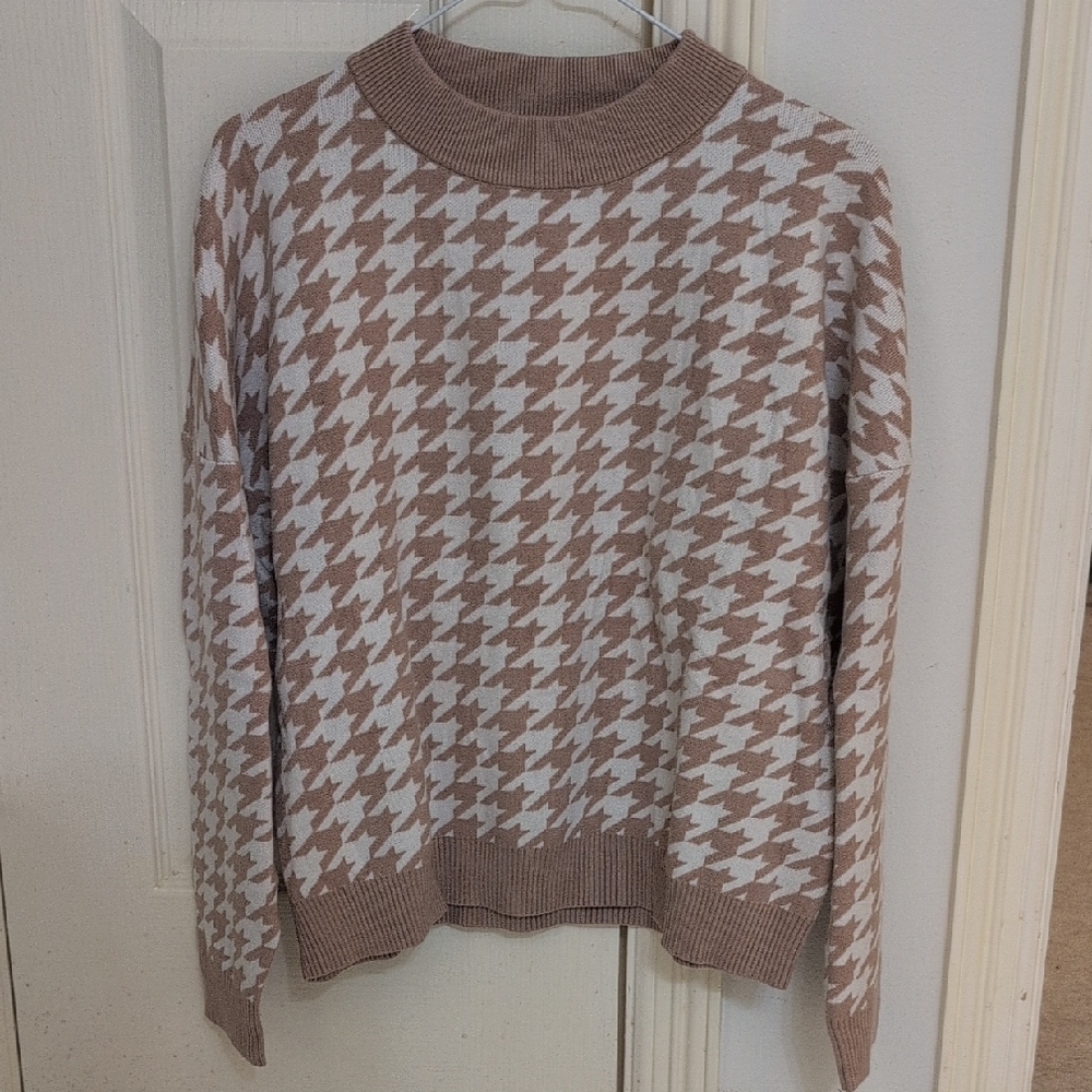 Simplee Houndstooth Patterned Sweater